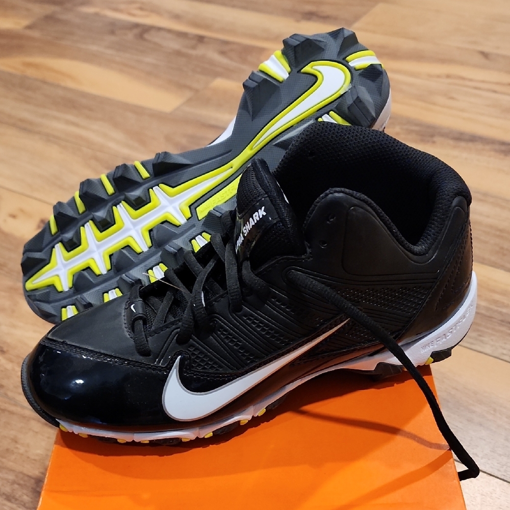 NikeALPHA SHARK 3/4 GS Black and White Sports Cleats
